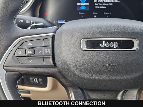 Used 2023 Jeep Grand Cherokee Limited image 24