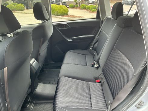 Used 2018 Subaru Forester 2.5i AWD/4WD image 30