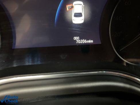 Used 2019 Toyota Avalon Limited image 15