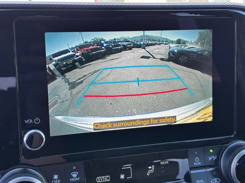 Used 2025 Toyota Highlander XSE AWD/4WD image 25
