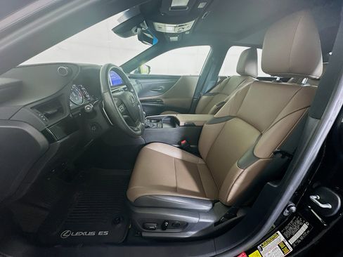 Used 2024 Lexus ES 350 w/ Premium Package image 13