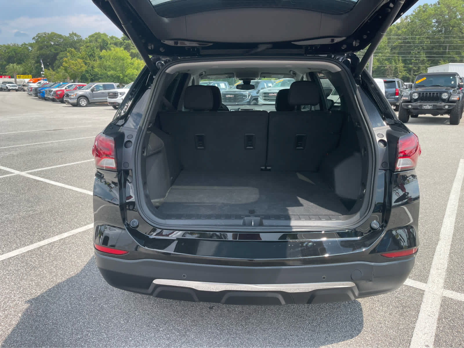 Used 2024 Chevrolet Equinox LT AWD/4WD image 22