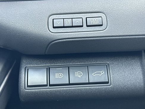 New 2026 Subaru Uncharted Premium FWD image 31