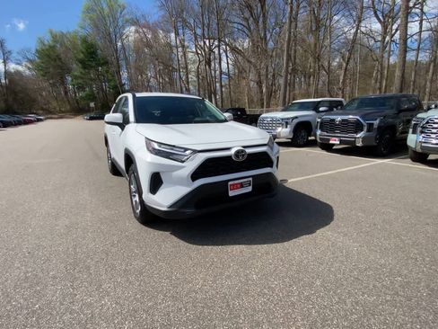 Used 2025 Toyota RAV4 XLE image 7