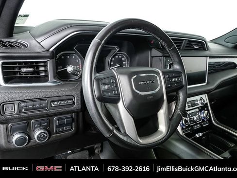 Used 2021 GMC Yukon XL Denali w/ Denali Premium Package image 4