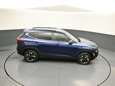 Certified 2025 Kia Seltos EX AWD/4WD image 35