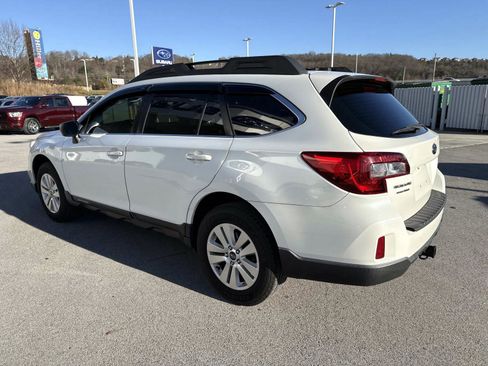 Used 2017 Subaru Outback 2.5i image 6