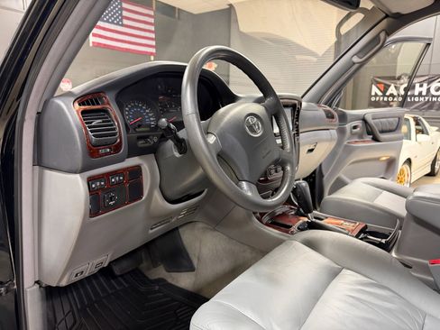 Used 2001 Toyota Land Cruiser image 19