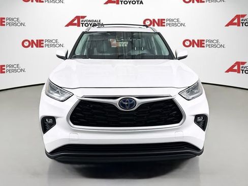 Used 2022 Toyota Highlander Bronze Edition AWD/4WD image 2