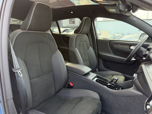 Used 2023 Volvo C40 P8 Recharge Plus w/ Protection Package Premier AWD/4WD image 31