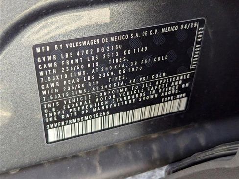 New 2025 Volkswagen Tiguan SE image 16