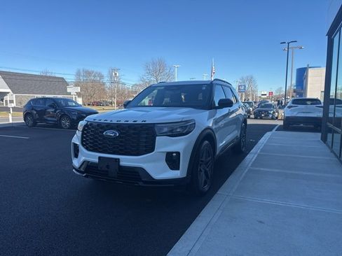 Used 2025 Ford Explorer ST-Line w/ Premium Package image 6