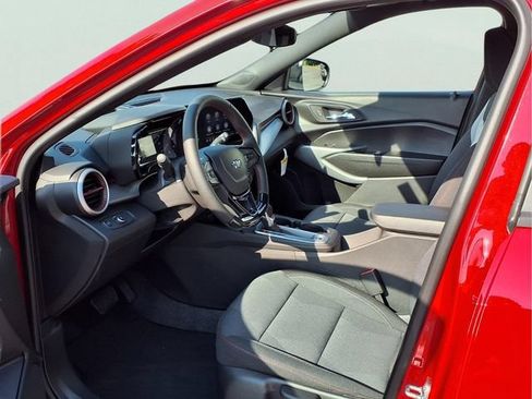 New 2026 Chevrolet Trax RS w/ Sunroof Package FWD image 17