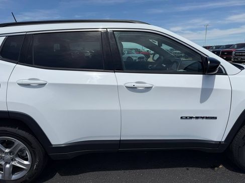 Used 2024 Jeep Compass Latitude AWD/4WD image 25
