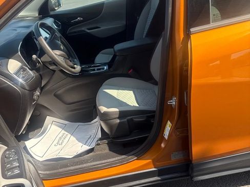 Used 2018 Chevrolet Equinox LS FWD image 12