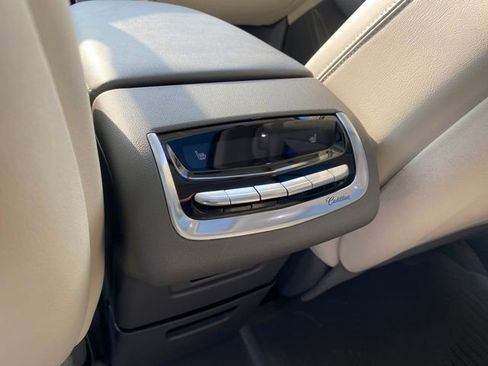 Used 2023 Cadillac XT6 Premium Luxury w/ Technology Package image 21