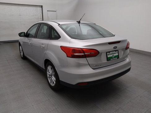 Used 2018 Ford Focus SE FWD image 5