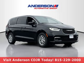 New 2026 Chrysler Pacifica Select video 1