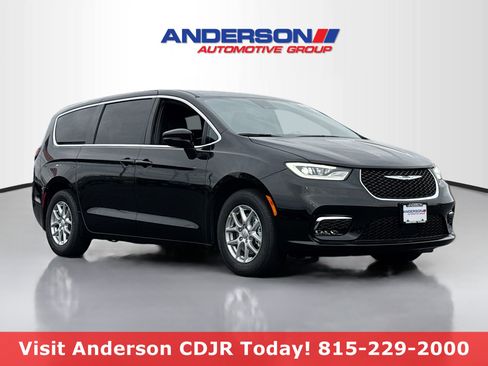 New 2026 Chrysler Pacifica Select image 1