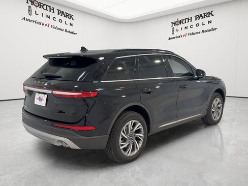 New 2026 Lincoln Corsair Premiere FWD image 9