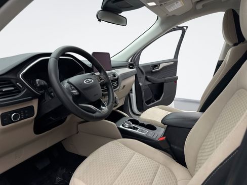 Used 2022 Ford Escape SE w/ Convenience Package FWD image 12