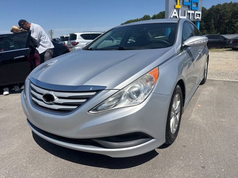 Used 2014 Hyundai Sonata GLS w/ Popular Equipment Group 2 FWD image 2