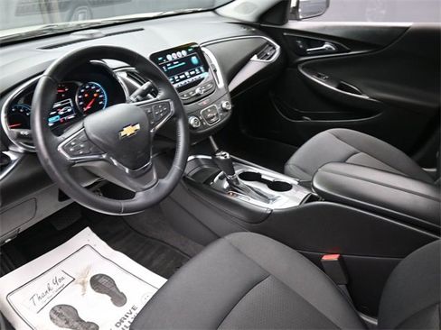 Used 2016 Chevrolet Malibu LT image 17