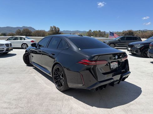 Used 2025 BMW M5 w/ Carbon Package image 2