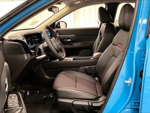 New 2026 Nissan Kicks SR w/ Cold Weather Package FWD image 10