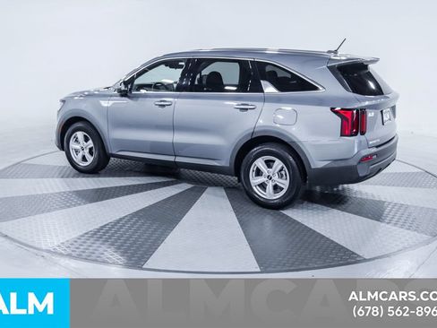 Used 2023 Kia Sorento LX FWD image 5