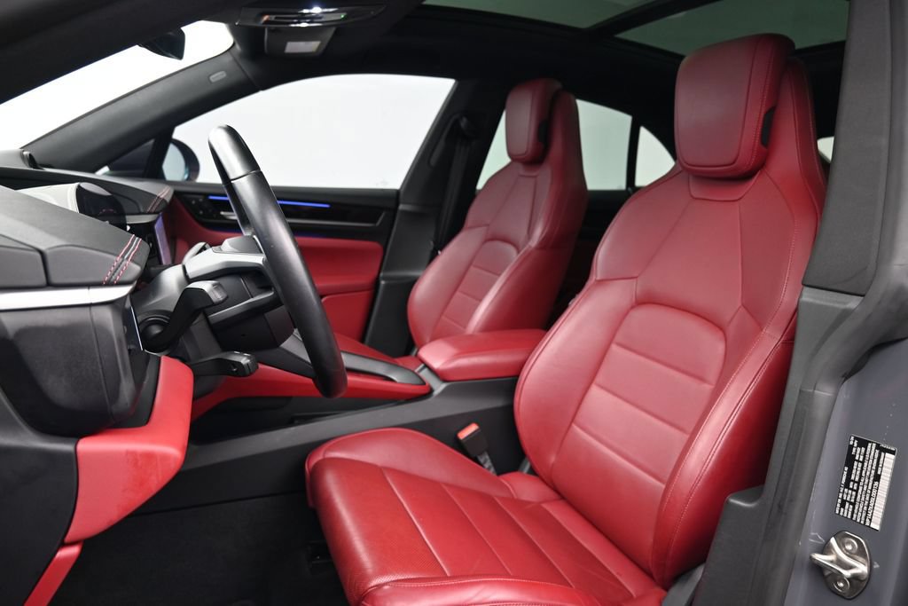 Certified 2025 Porsche Macan 4 Electric AWD/4WD image 5