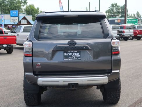 Used 2018 Toyota 4Runner TRD Off-Road Premium image 4