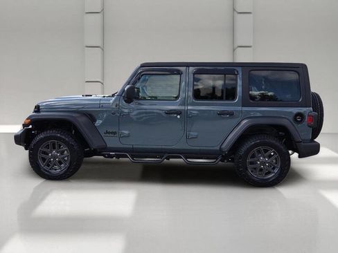 Used 2025 Jeep Wrangler Unlimited Sport AWD/4WD image 2