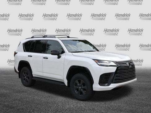 New 2025 Lexus LX 700h Overtrail image 2