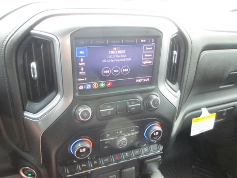 Used 2020 Chevrolet Silverado 1500 LT Trail Boss image 31