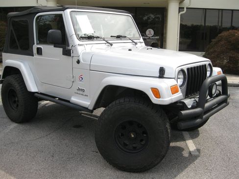 Used 2003 Jeep Wrangler X AWD/4WD image 2