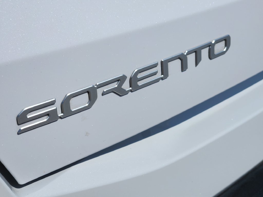 Used 2025 Kia Sorento S w/ Panoramic Sunroof Package FWD image 15