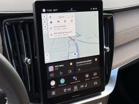 Certified 2025 Volvo XC90 B6 Plus image 23