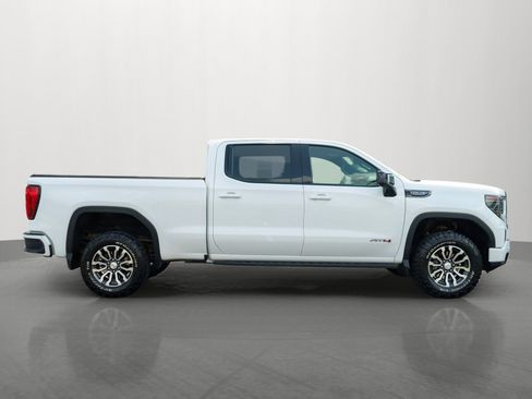 Used 2023 GMC Sierra 1500 AT4 w/ Technology Package AWD/4WD image 8