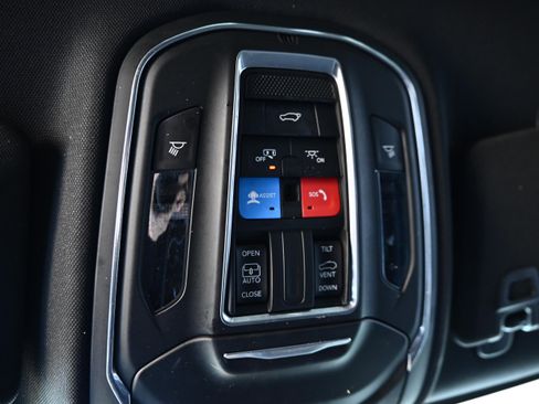 Used 2022 Jeep Grand Cherokee Altitude image 35