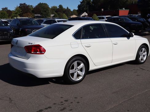 Used 2013 Volkswagen Passat TDI SE image 5