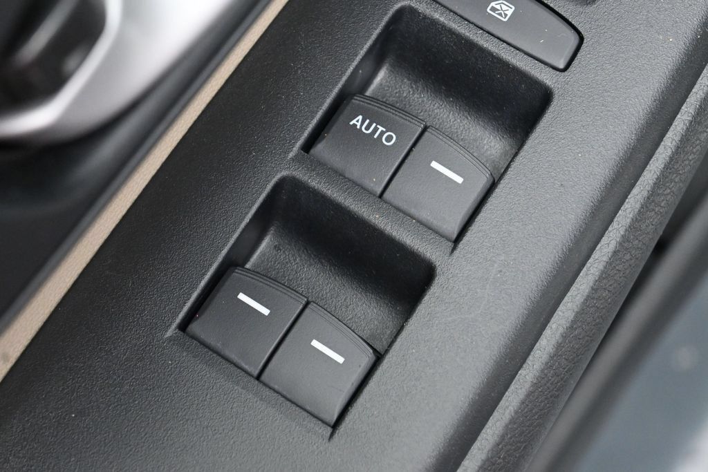 Used 2020 Honda CR-V LX image 13