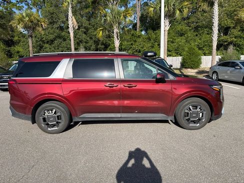 Certified 2025 Kia Carnival EX FWD image 3