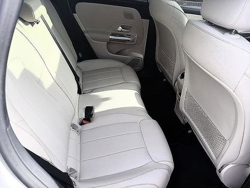 Used 2026 Mercedes-Benz GLA 250 4MATIC image 8