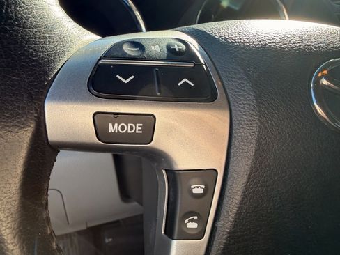 Used 2013 Toyota Highlander Limited image 13