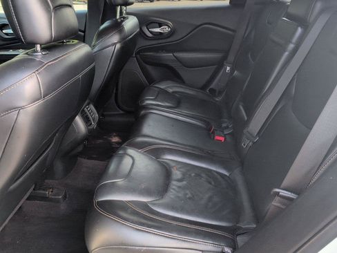 Used 2016 Jeep Cherokee Limited FWD image 33