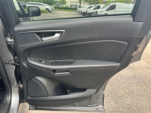 Used 2024 Ford Edge SE w/ Black Appearance Package AWD/4WD image 17