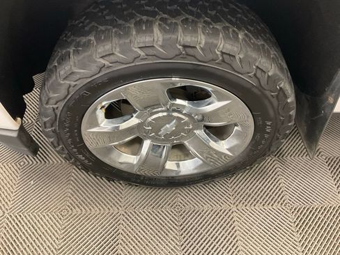 Used 2018 Chevrolet Silverado 1500 LTZ Z71 w/ LTZ Plus Package AWD/4WD image 15