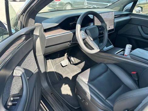 Used 2023 Tesla Model X image 9