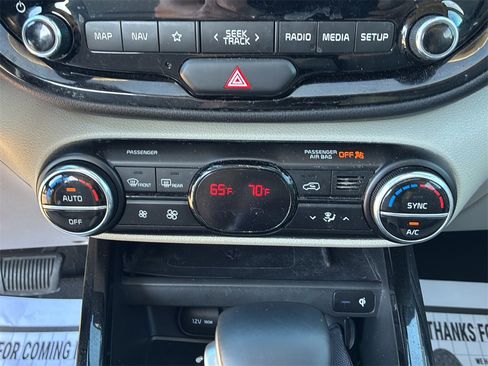 Used 2022 Kia Soul EX image 28